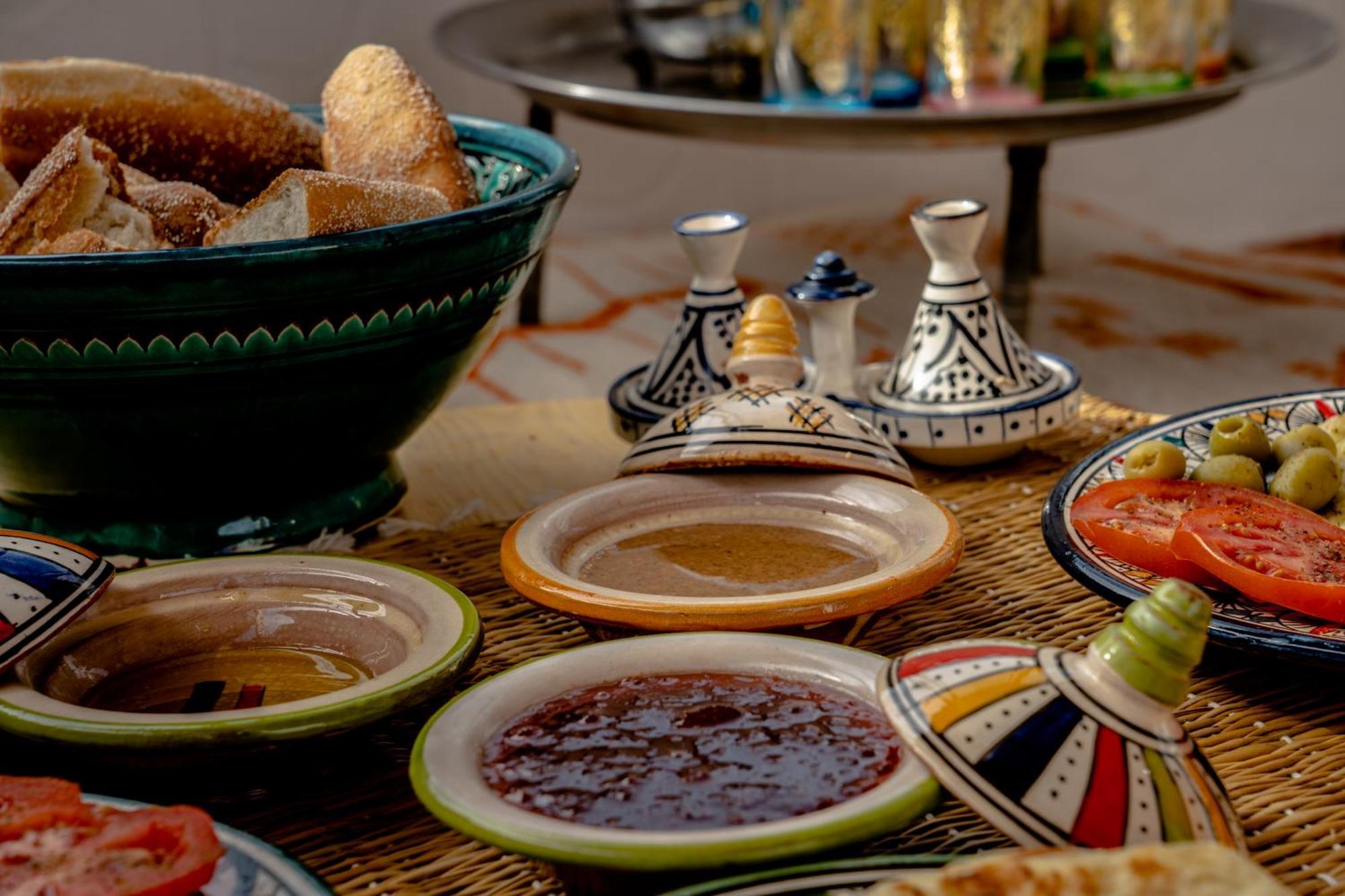 Tigmi Ossmon Hostel Agadir Exteriör bild